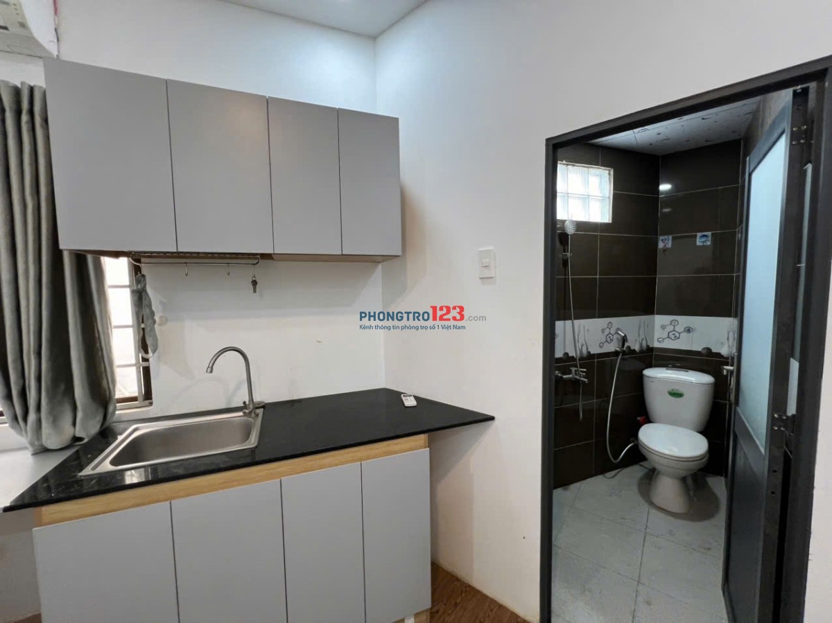 - Ngay Đại học Văn Hiến 500m Đường Âu Cơ