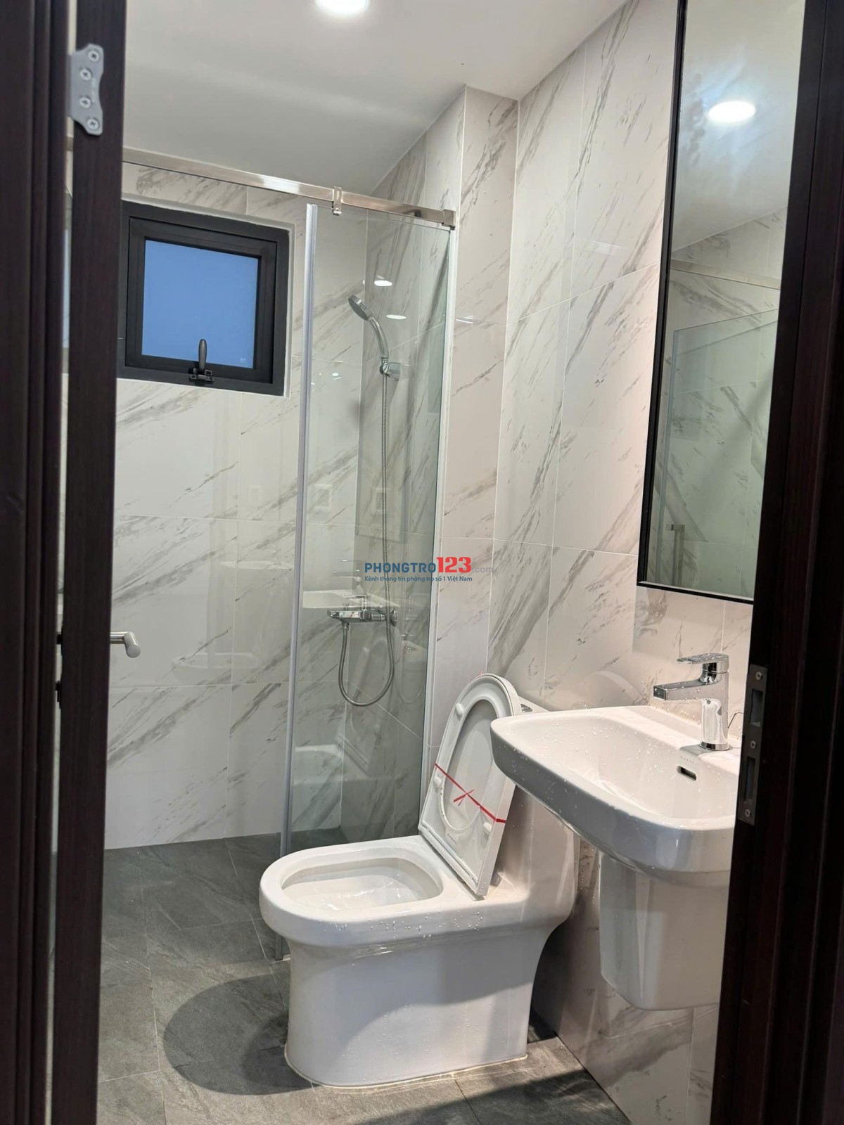 Chung cư Idico Tân Phú: Căn góc, 75m2,2p ngủ,Có nội thất, 10tr/th