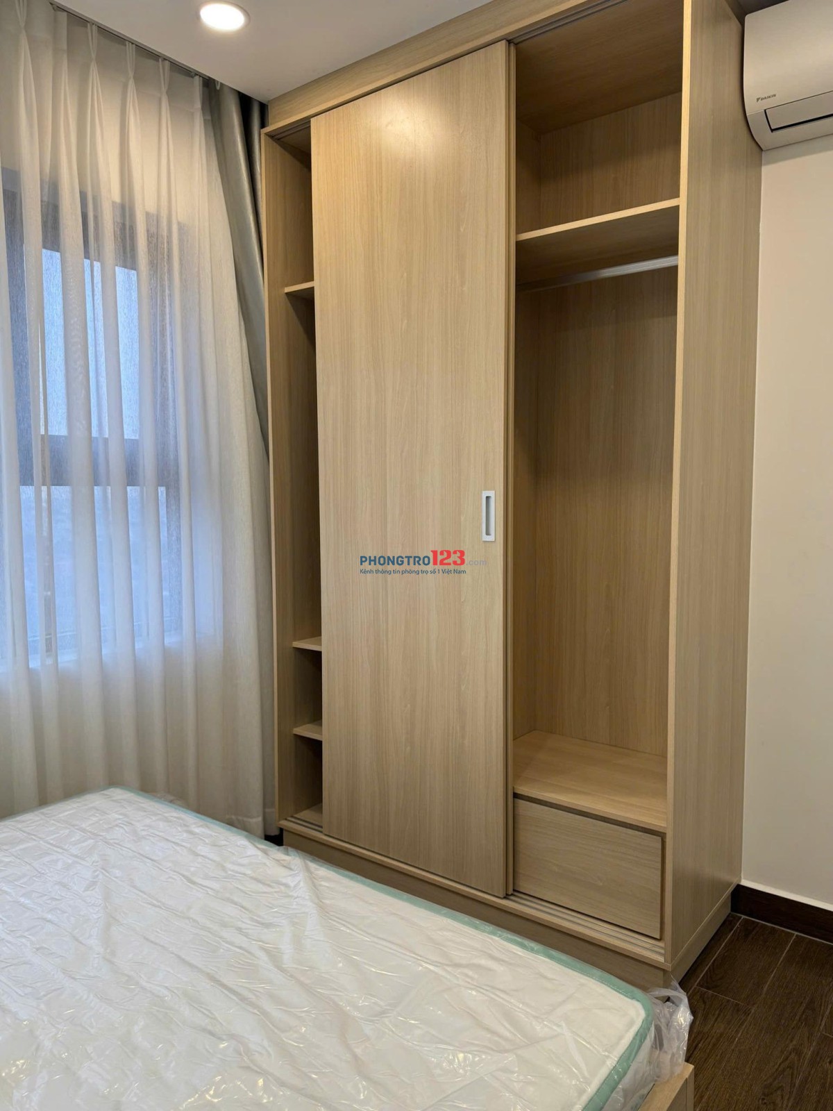 Chung cư Idico Tân Phú: Căn góc, 75m2,2p ngủ,Có nội thất, 10tr/th