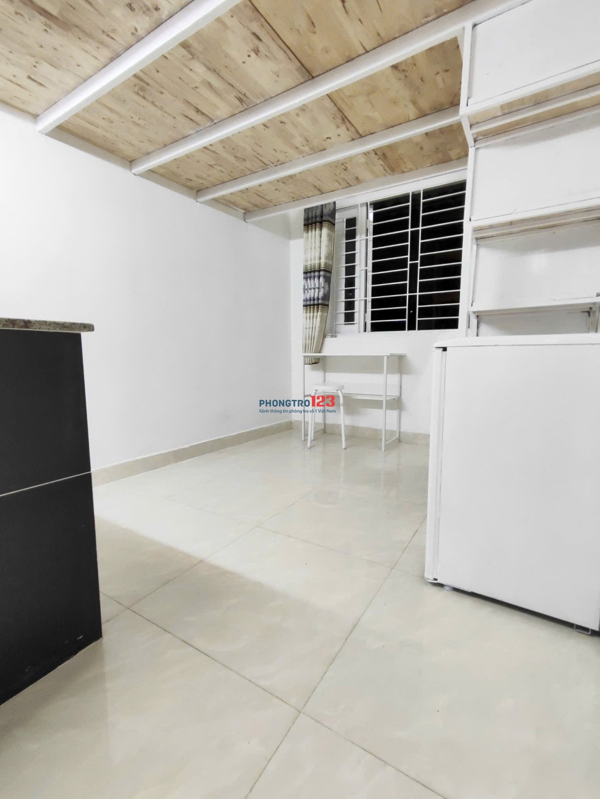 CHO THUÊ PHÒNG CỬA SỔ , 22m2 , ĐƯỜNG ĐINH TIÊN HOÀNG - GẦN HOÀNG SA, CHỢ TÂN ĐỊNH QUẬN 1