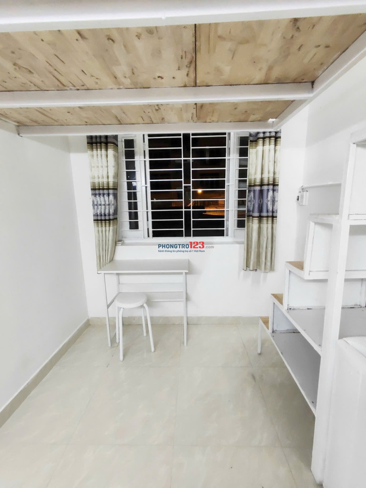 CHO THUÊ PHÒNG CỬA SỔ , 22m2 , ĐƯỜNG ĐINH TIÊN HOÀNG - GẦN HOÀNG SA, CHỢ TÂN ĐỊNH QUẬN 1