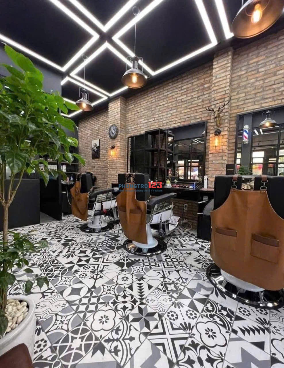 Mặt bằng 2 mặt tiền cho thuê đường Nguyễn Trãi, DT 8*10m, 1 trệt + 1 lầu