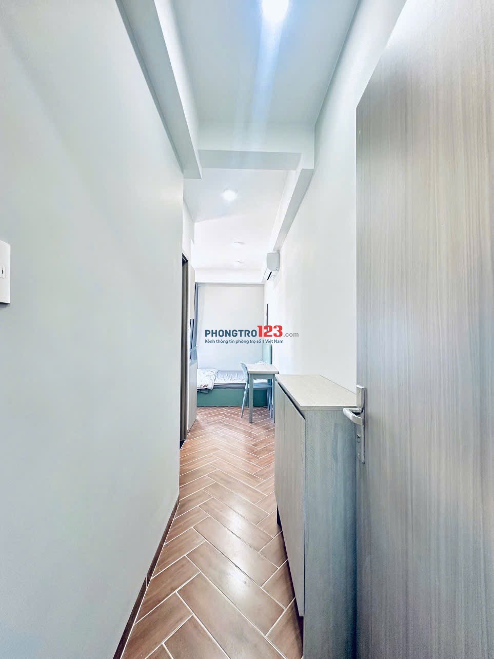 CĂN HỘ CỬA SỔ LỚN MÁY GIẶT RIÊNG GẦN HÀNG XANH GIÁP QUẬN 1, PHÚ NHUẬN !!!