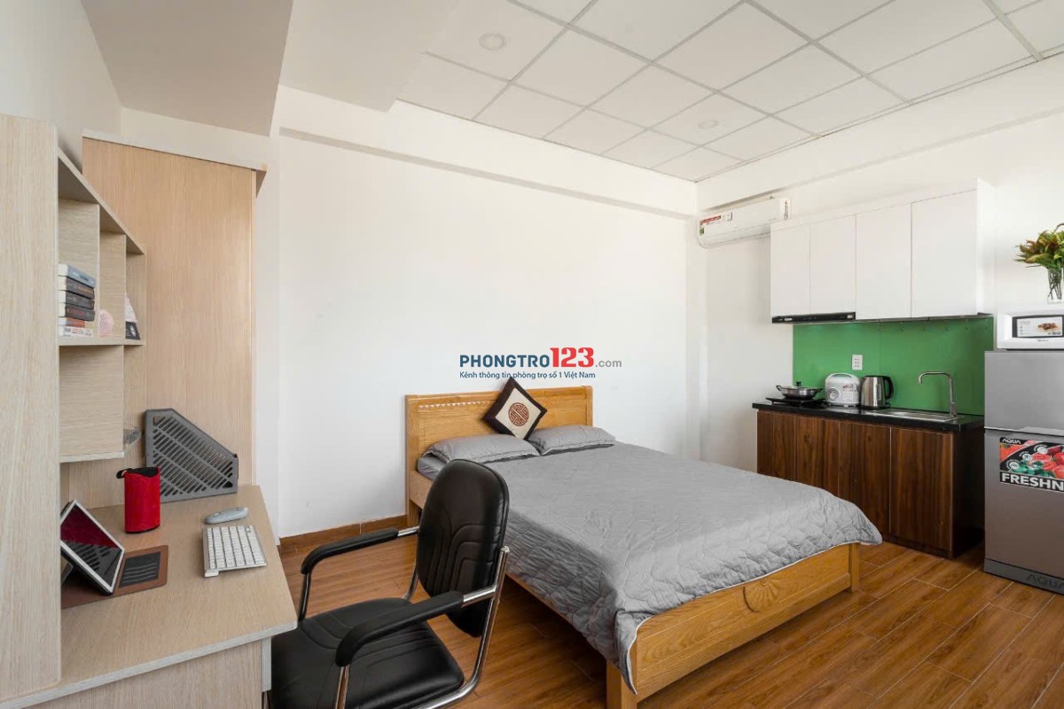  CĂN HỘ CỬA SỔ LỚN MÁY GIẶT RIÊNG GẦN HÀNG XANH GIÁP QUẬN 1, PHÚ NHUẬN !!!