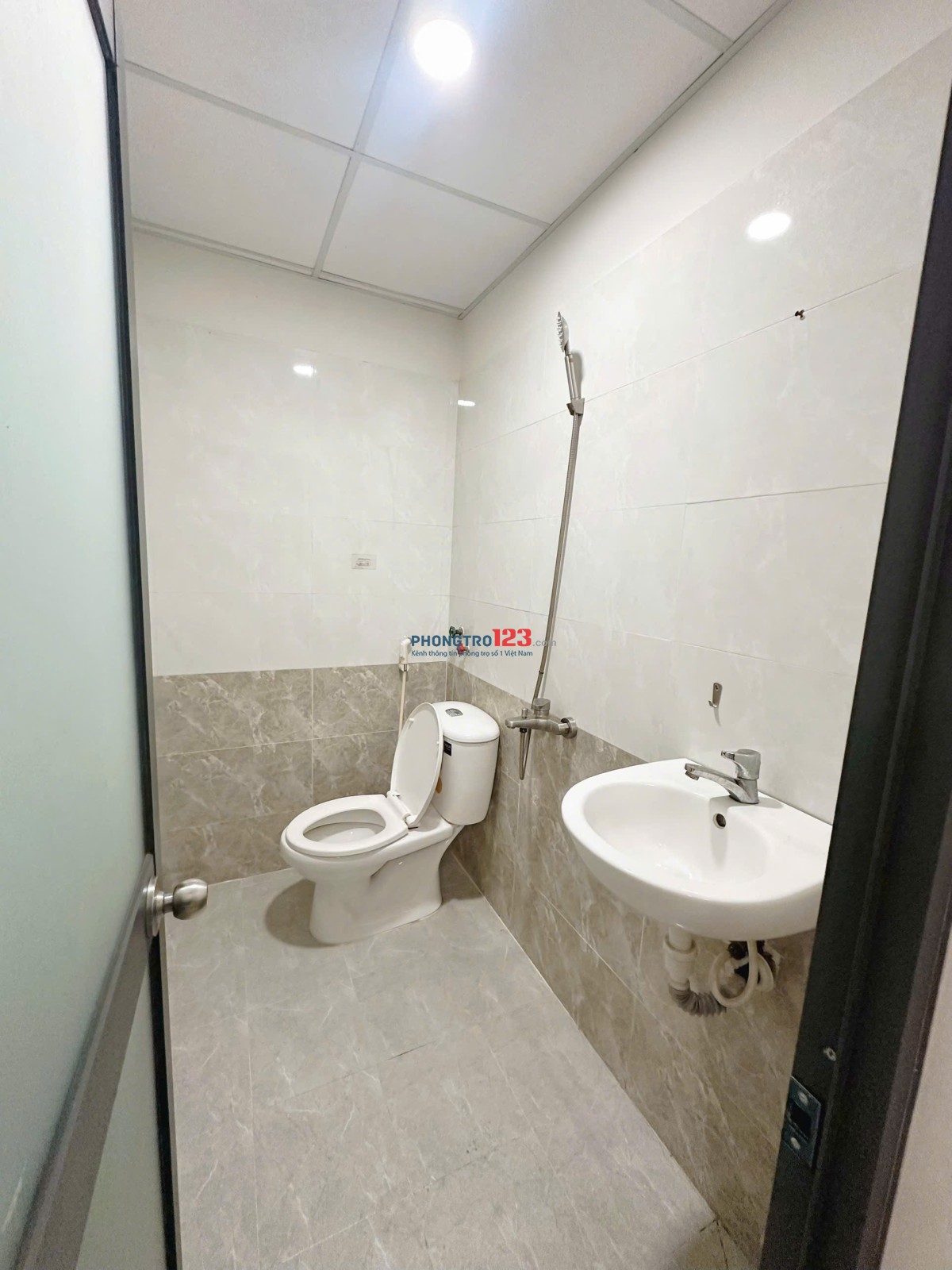 PHÒNG MỚI BÀN GIAO NGAY TẠI 730 LẠC LONG QUÂN - TÂN BÌNH