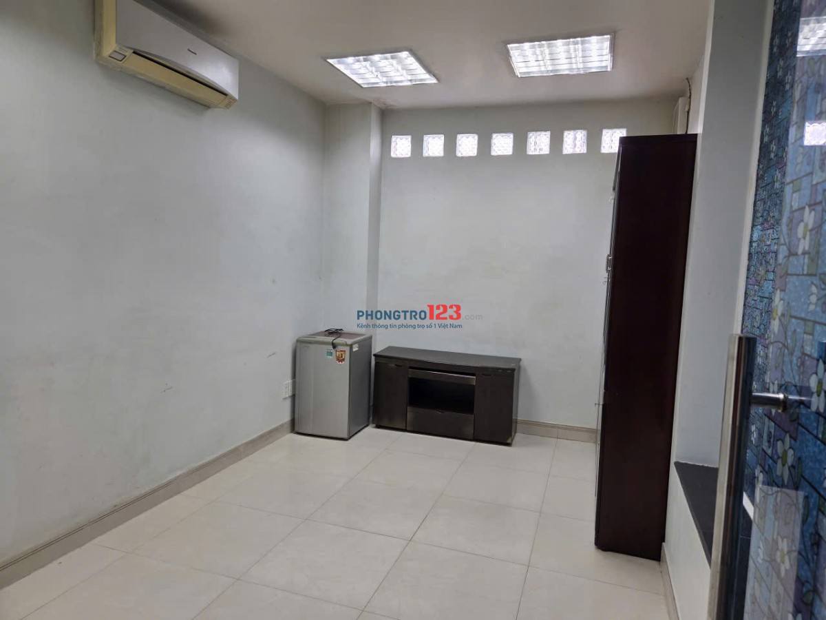 Phòng đường Âu Dương Lân, đầy đủ nội thất