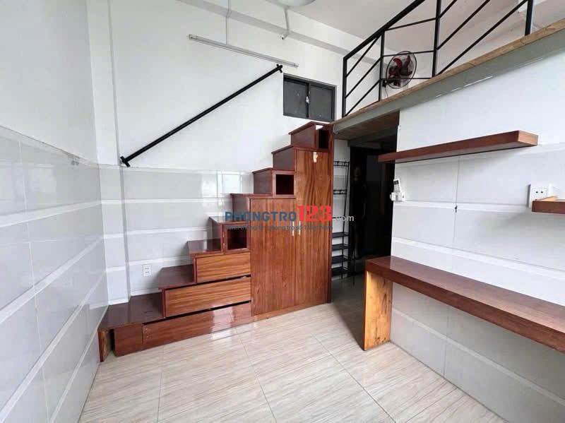 Ngay Phan Huy Ích, Trường Chinh nhà đẹp sẵn máy lạnh và có thang máy