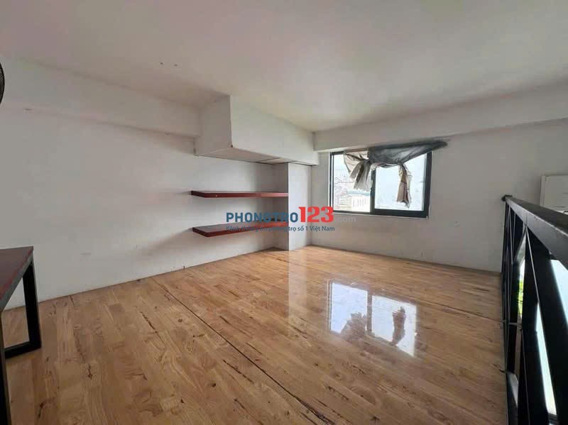 Ngay Phan Huy Ích, Trường Chinh nhà đẹp sẵn máy lạnh và có thang máy