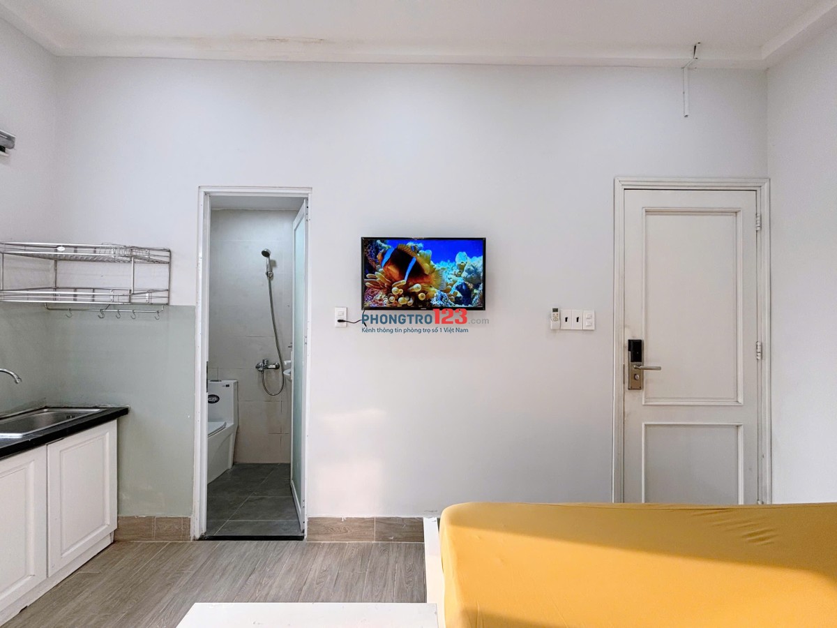 PHÒNG ĐẸP BAN CÔNG FULL NỘI THẤT NGAY NTĐ PHÚ THỌ Q10