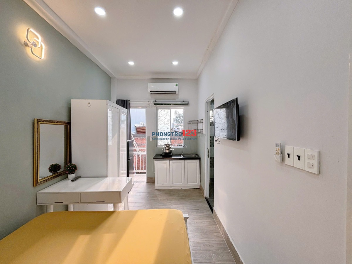 PHÒNG ĐẸP BAN CÔNG FULL NỘI THẤT NGAY NTĐ PHÚ THỌ Q10