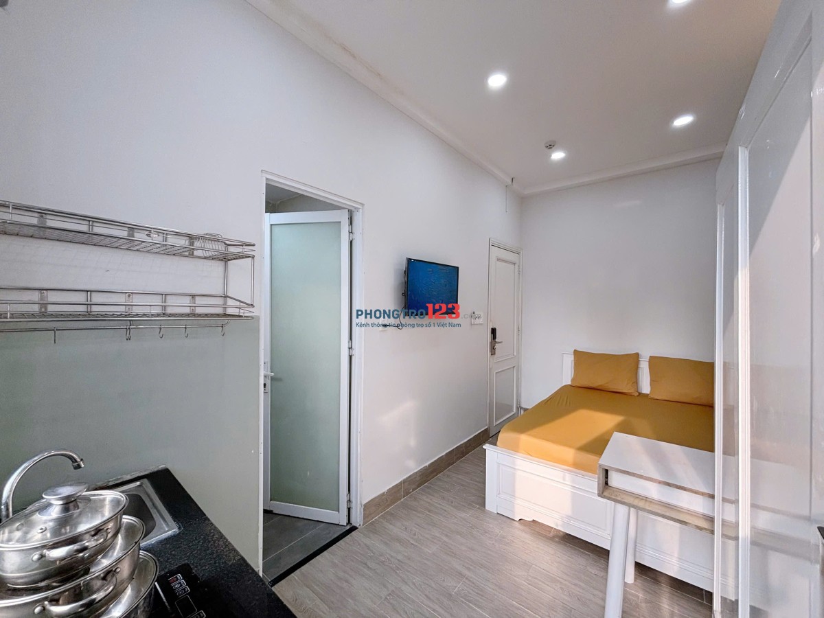 PHÒNG ĐẸP BAN CÔNG FULL NỘI THẤT NGAY NTĐ PHÚ THỌ Q10