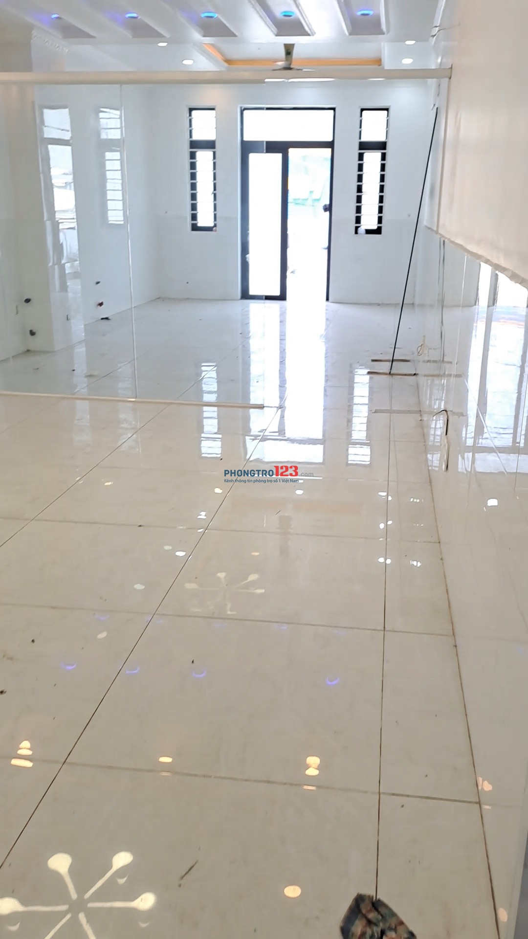 Cho thuê ký túc xá nhà mặt tiền đường Hà Huy Giáp gần chợ Đường