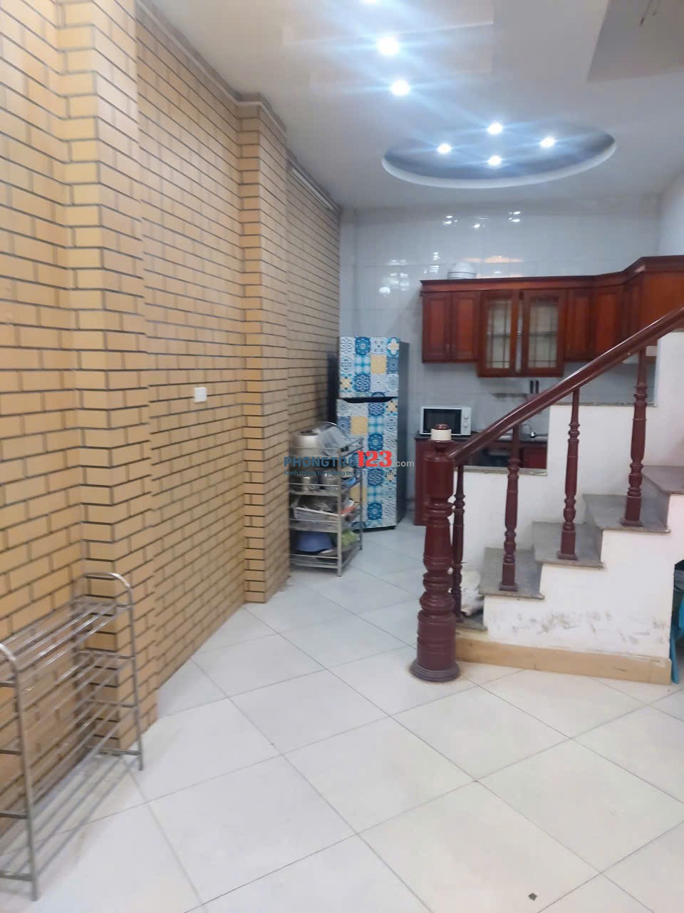 Thuê trọ gần Ngã tư sở , gọi cô Lưu chủ trọ: 0986491768