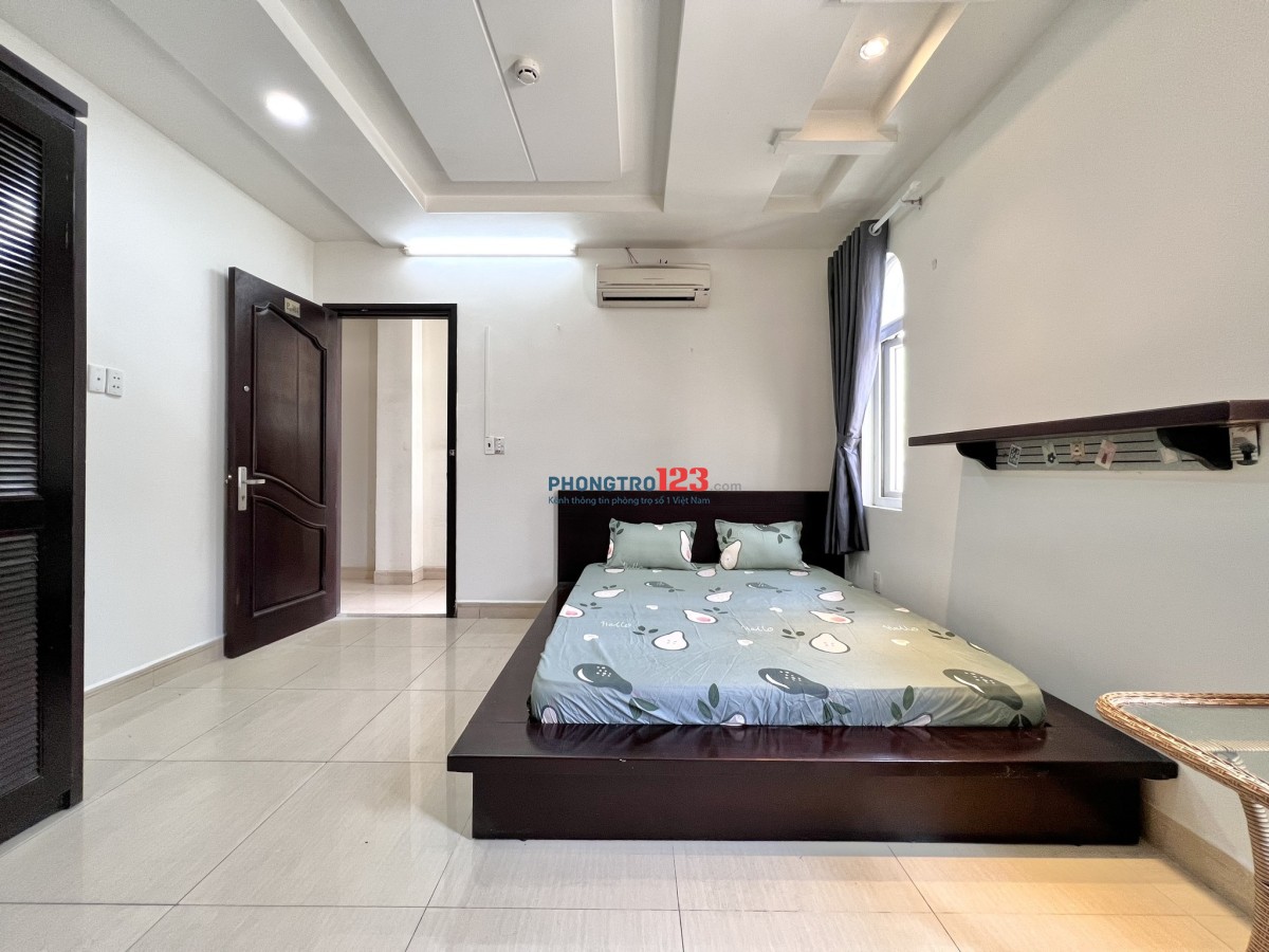 PHÒNG THOÁNG SÁNG NGAY CHỢ LÝ PHỤC MAN - MẶT TIỀN ĐƯỜNG LỚN - FULL NỘI THẤT