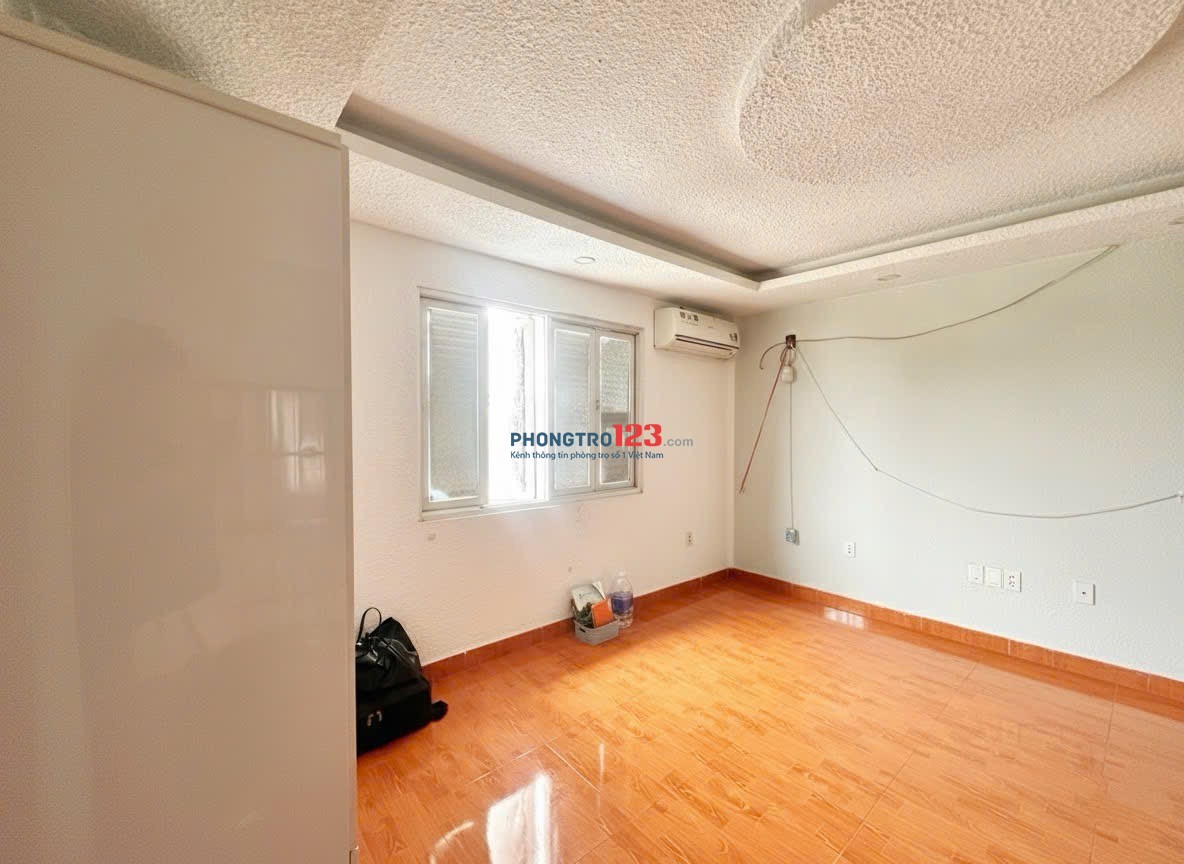 STUDIO CỬA SỔ TRỜI TO CÁCH IUH 300 MÉT