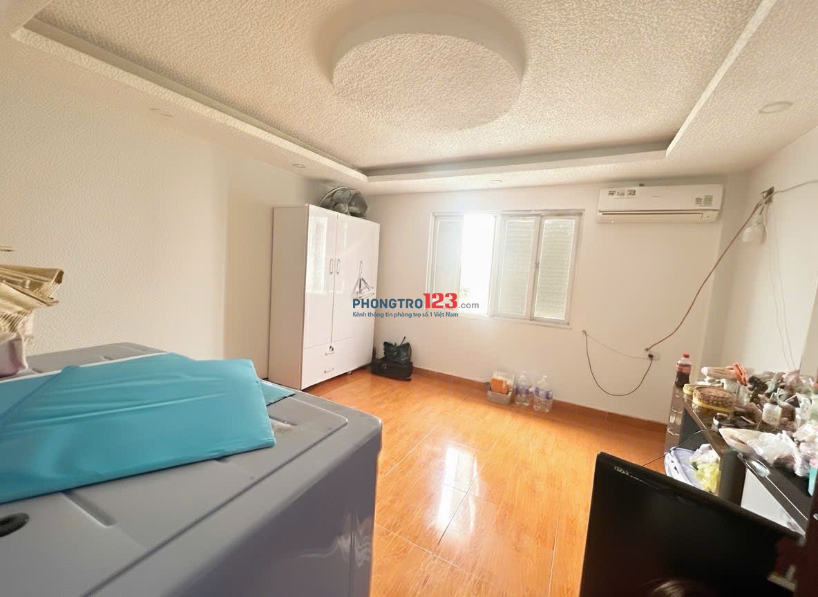 STUDIO CỬA SỔ TRỜI TO CÁCH IUH 300 MÉT