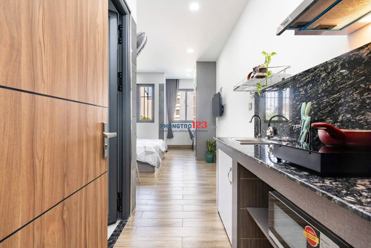 CHO THUÊ CHDV 40m2 FULL NỘI THẤT BAN CÔNG Ở ĐƯỜNG D5 Q. BÌNH THẠNH