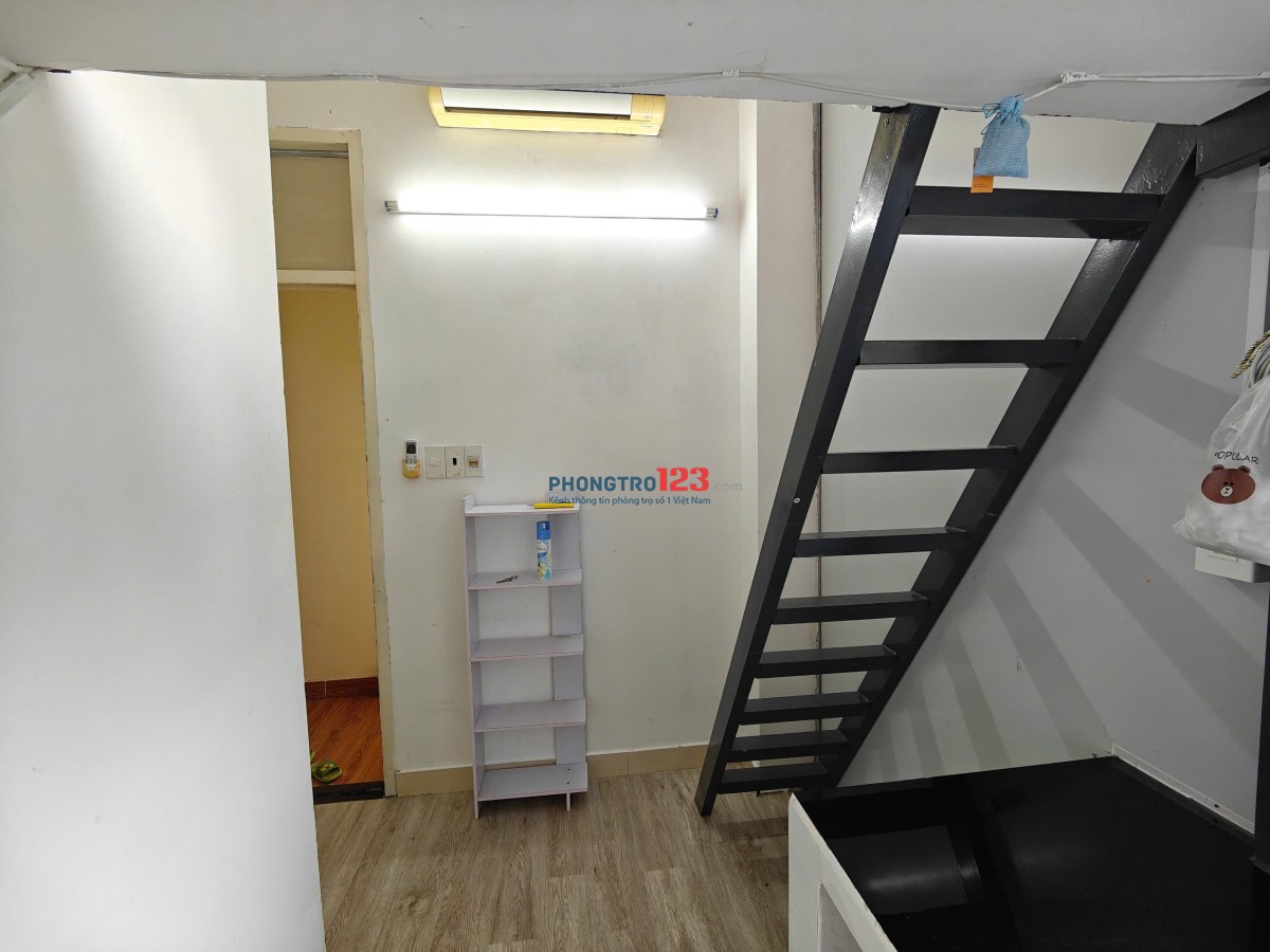 Phòng gác có cửa sổ cực chill Ánh sáng chiếu vào ưu đãi cho sinh viên nha