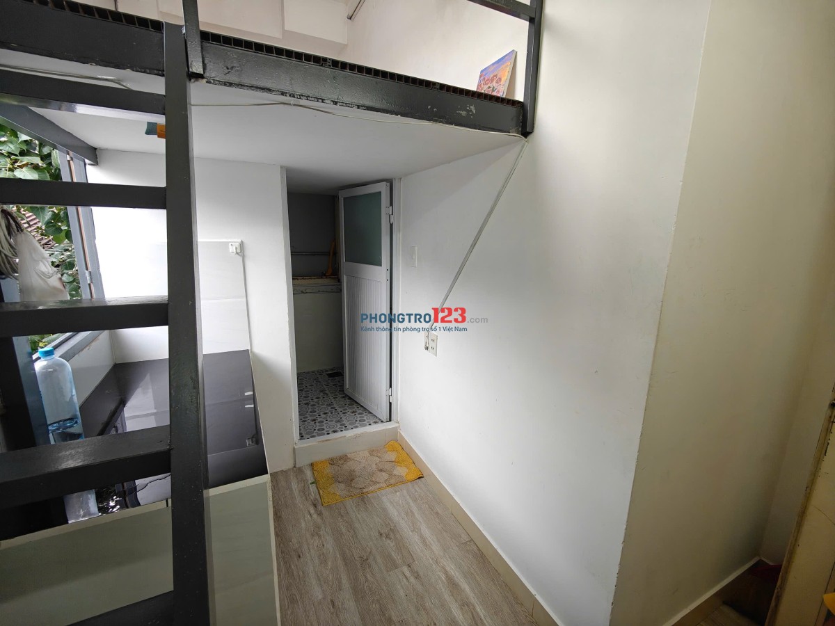 Phòng gác có cửa sổ cực chill Ánh sáng chiếu vào ưu đãi cho sinh viên nha