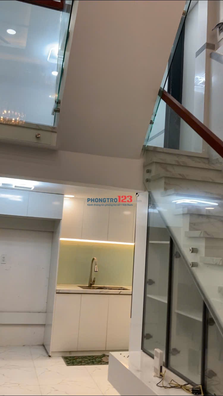 Cho 2 nữ thuê ở ghép chung (nhà 2 tầng có 3 phòng ngủ, mỗi người 1 phòng)