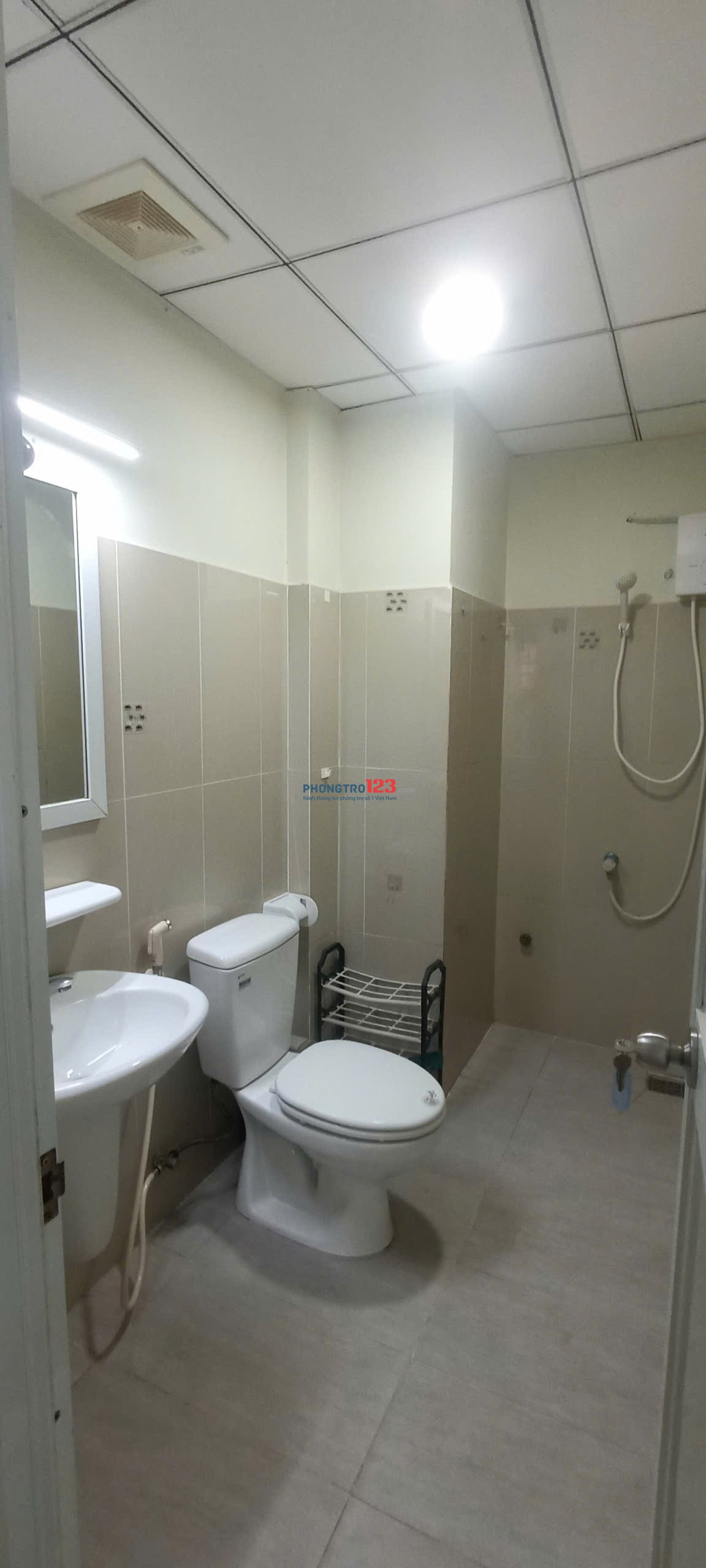 ( Chính chủ ) Cho thuê căn hộ 60 m2 , Khu EhomeS Nam Long,2PN+, 2WC, ban công hướng mát mẻ