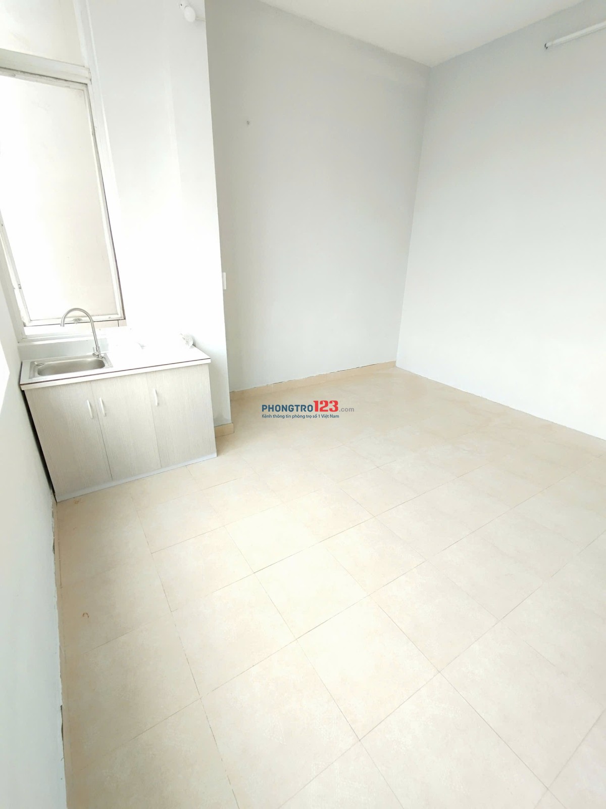 Phòng máy lạnh 50m2. Có 2pn. 1wc. Đường Tạ Quang Bửu P4 Q8