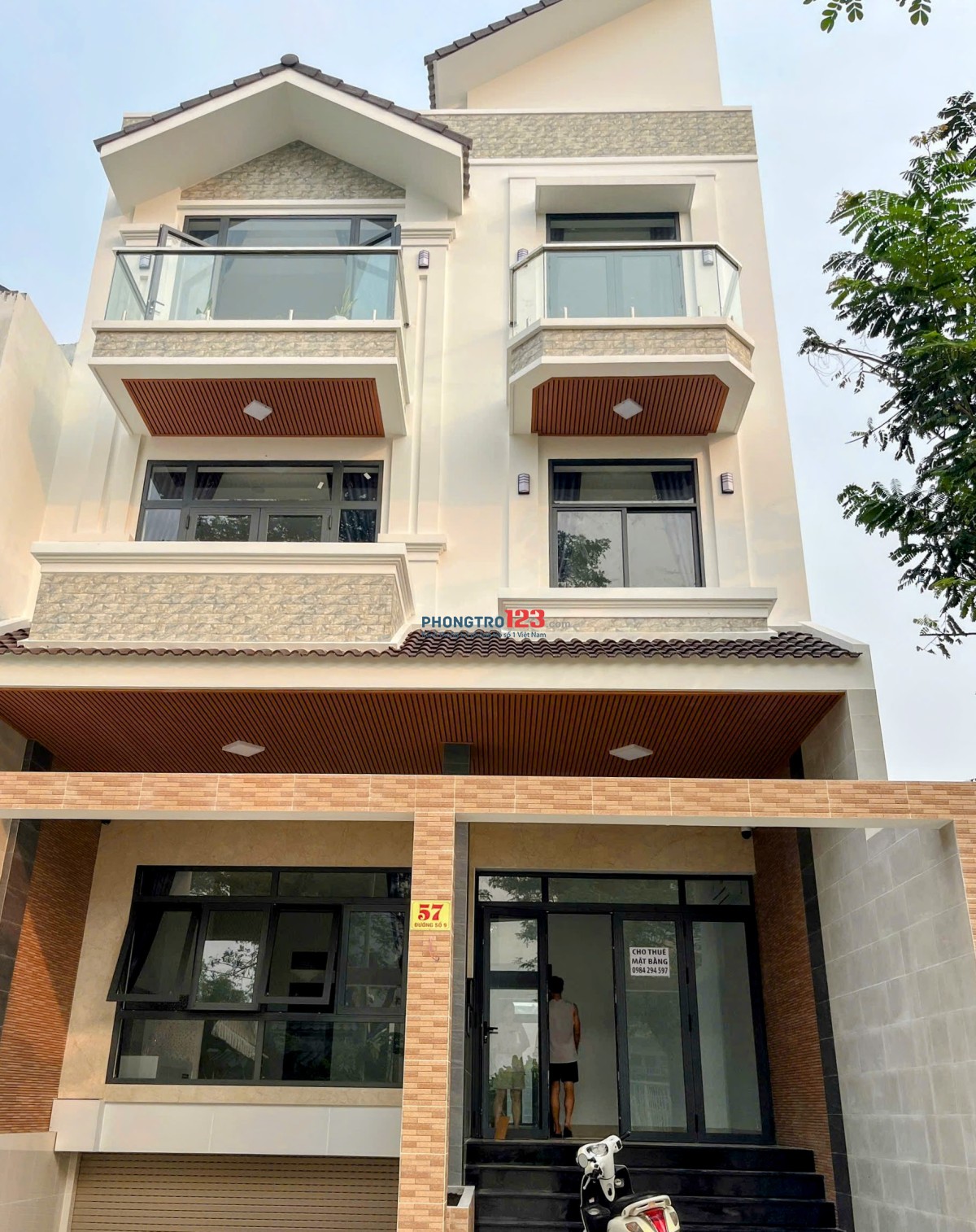 Cho thuê mặt bằng kinh doanh + hầm làm kho, mở lớp dạy học...