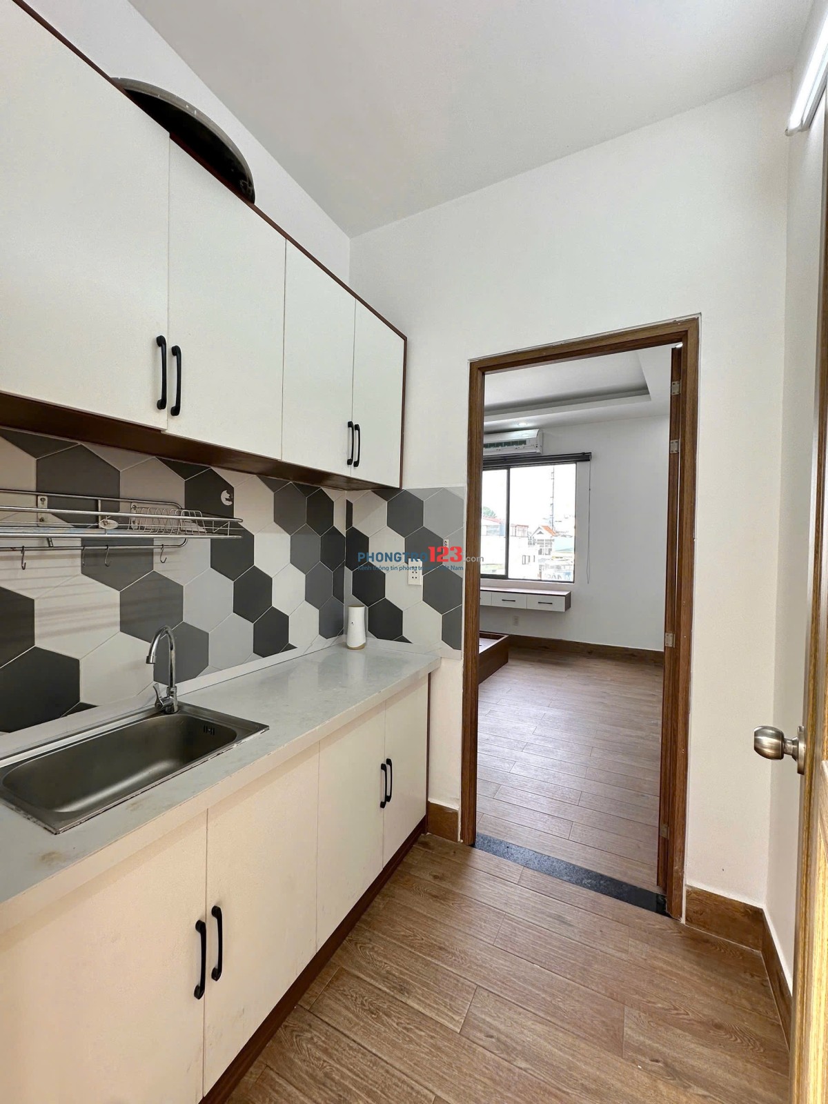 CĂN HỘ TÁCH BẾP CỬA SỔ GẦN QUẬN 1 QUẬN 3 PHÚ NHUẬN TÂN BÌNH
