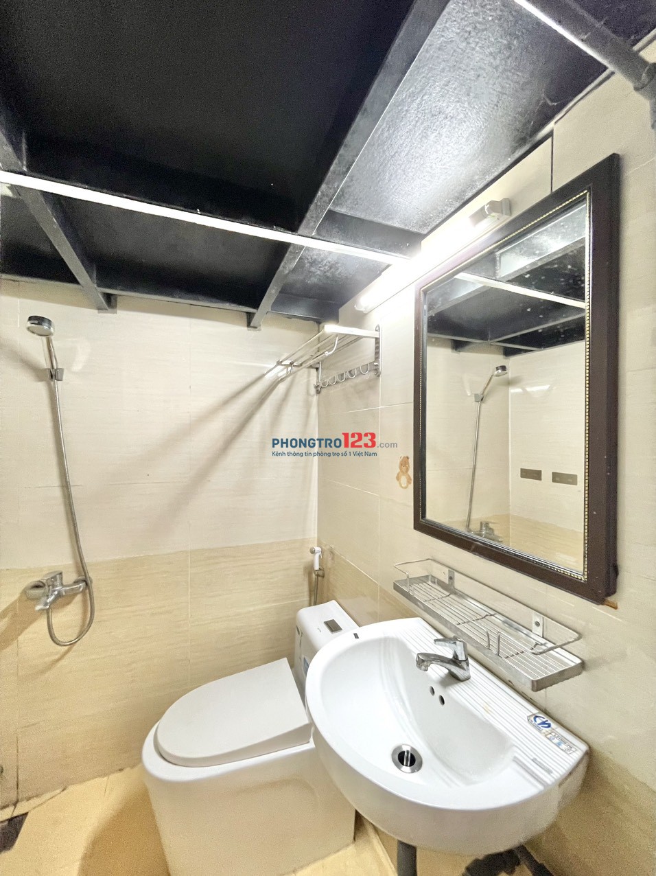 Gác Lửng Tiện Nghi Siêu Thoáng Ngay Khu Ẩm Thực Phan Xích Long