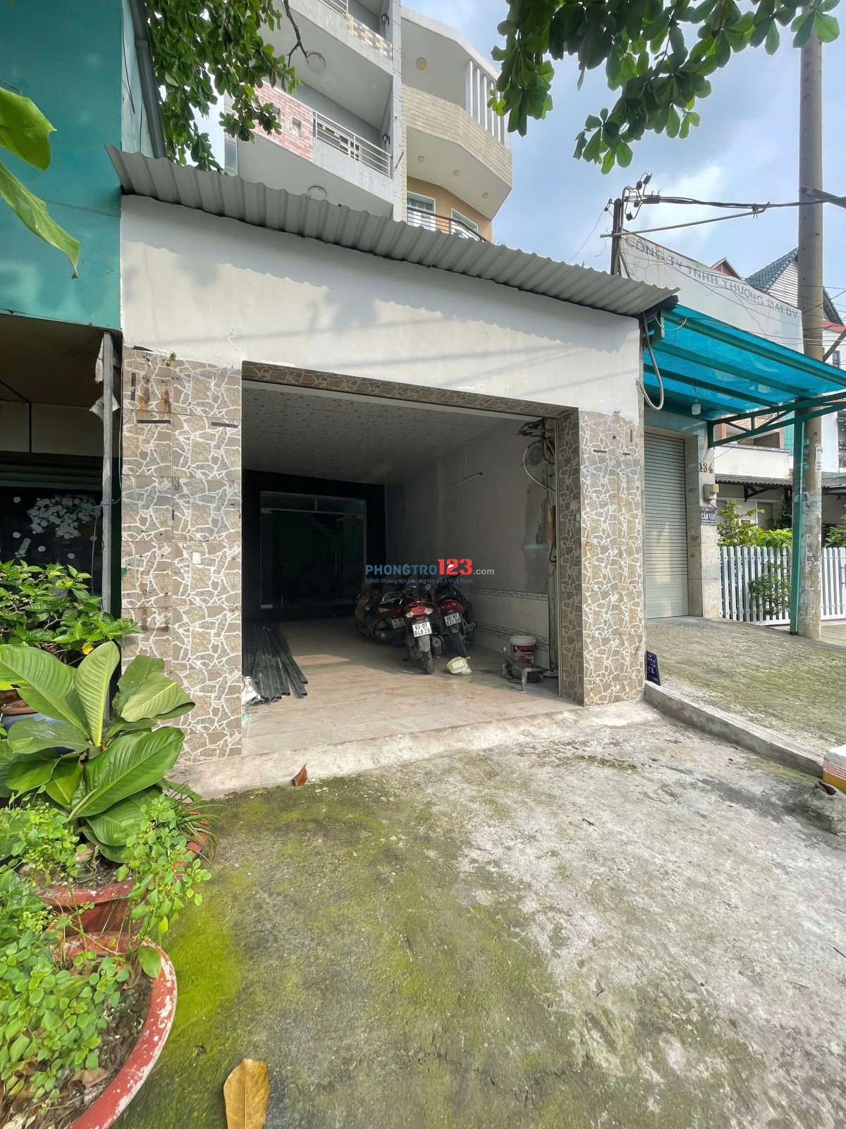 MẶT BẰNG + 1PN CÓ GÁC NGAY MẶT ĐƯỜNG BÌNH LONG CHỈ 10TR