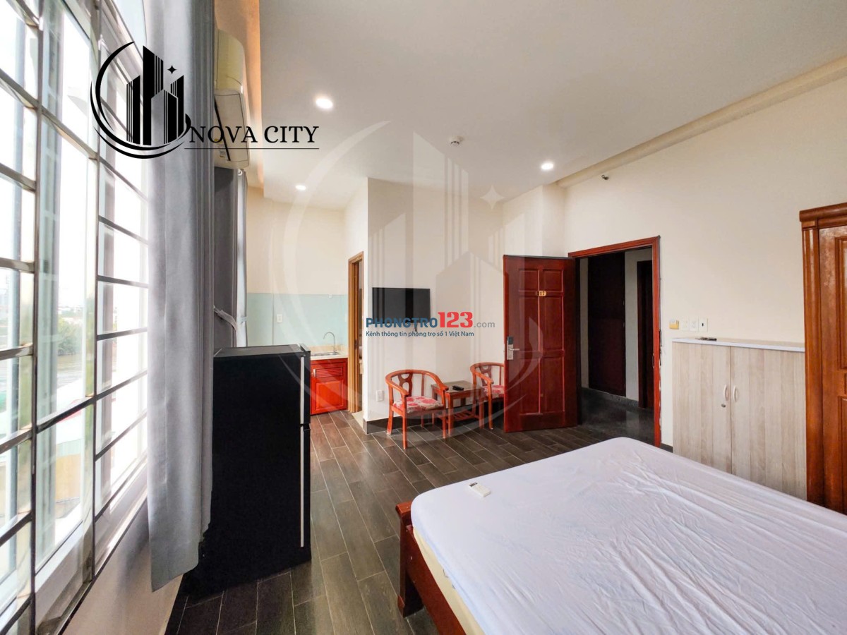 Ban công view đẹp Decor xinh Full nội thất Tòa nhà có thang máy