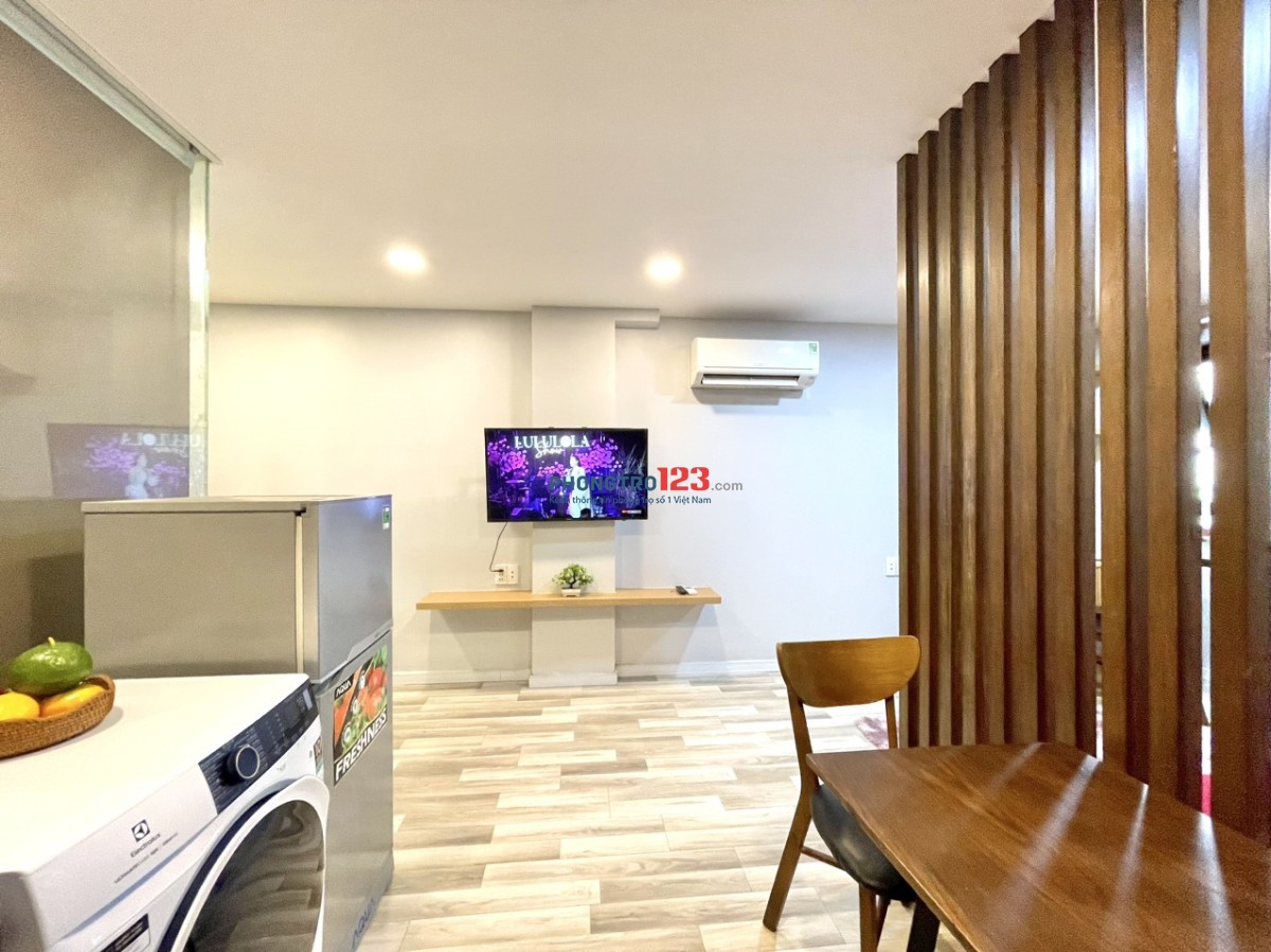 PHÒNG FULL NỘI THẤT SANG TRỌNG NGAY PHAN XÍCH LONG