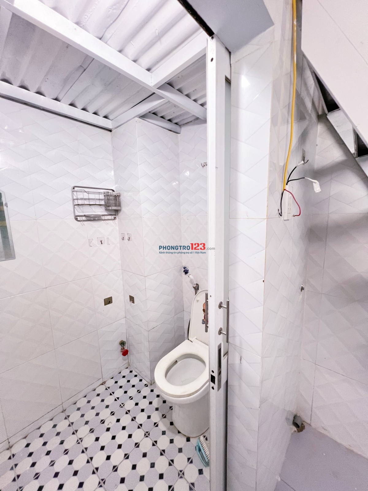 1 Phòng Ngủ tách bếp cửa sổ lớn ngay Trệt gần ĐH Văn Hiến