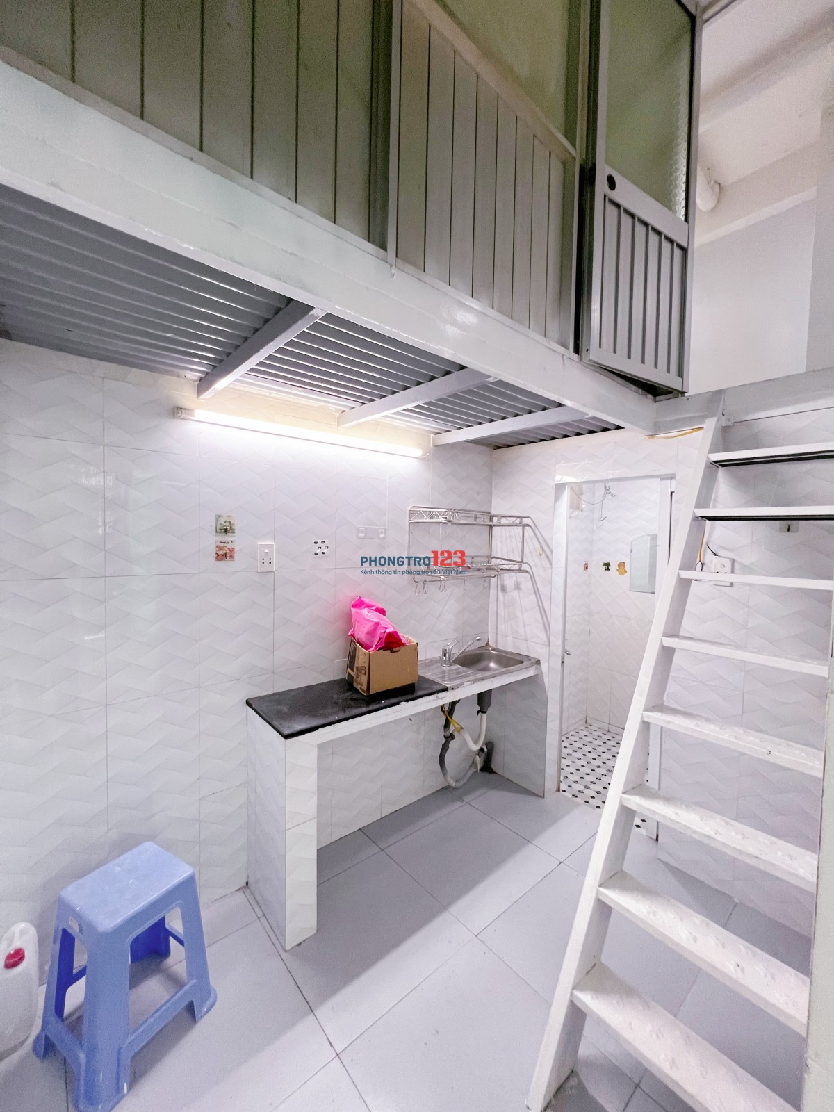 1 Phòng Ngủ tách bếp cửa sổ lớn ngay Trệt gần ĐH Văn Hiến