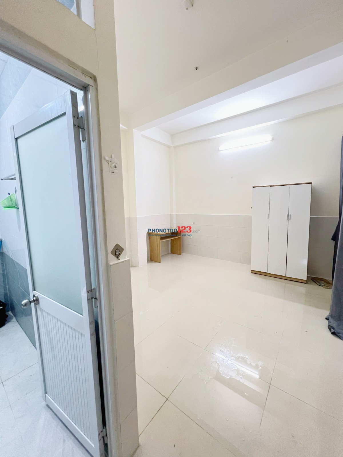 Phòng tách bếp dưới cầu Hoàng Hoa Thám Tân Bình