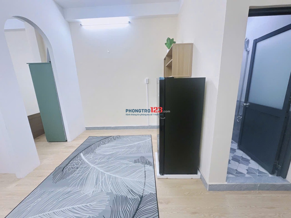 QUẬN 10: 2PN Full Nội Thất, Có Ban Công, Giảm Ngay còn 8 Triệu/6T