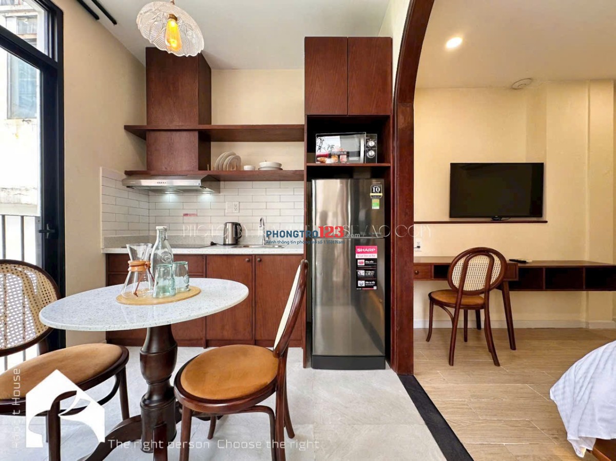 STUDIO TÁCH BẾP - 35M2 - NGAY TRUNG TÂM QUẬN 1 - FULL NỘI THẤT, CÓ BAN CÔNG - CHỈ CẦN DỌN VÀO Ở