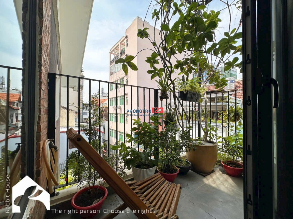 STUDIO TÁCH BẾP - 35M2 - NGAY TRUNG TÂM QUẬN 1 - FULL NỘI THẤT, CÓ BAN CÔNG - CHỈ CẦN DỌN VÀO Ở