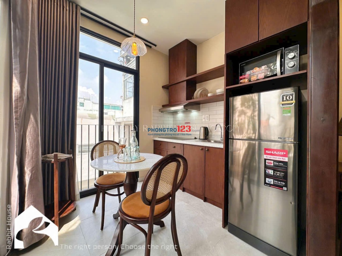 STUDIO TÁCH BẾP - 35M2 - NGAY TRUNG TÂM QUẬN 1 - FULL NỘI THẤT, CÓ BAN CÔNG - CHỈ CẦN DỌN VÀO Ở