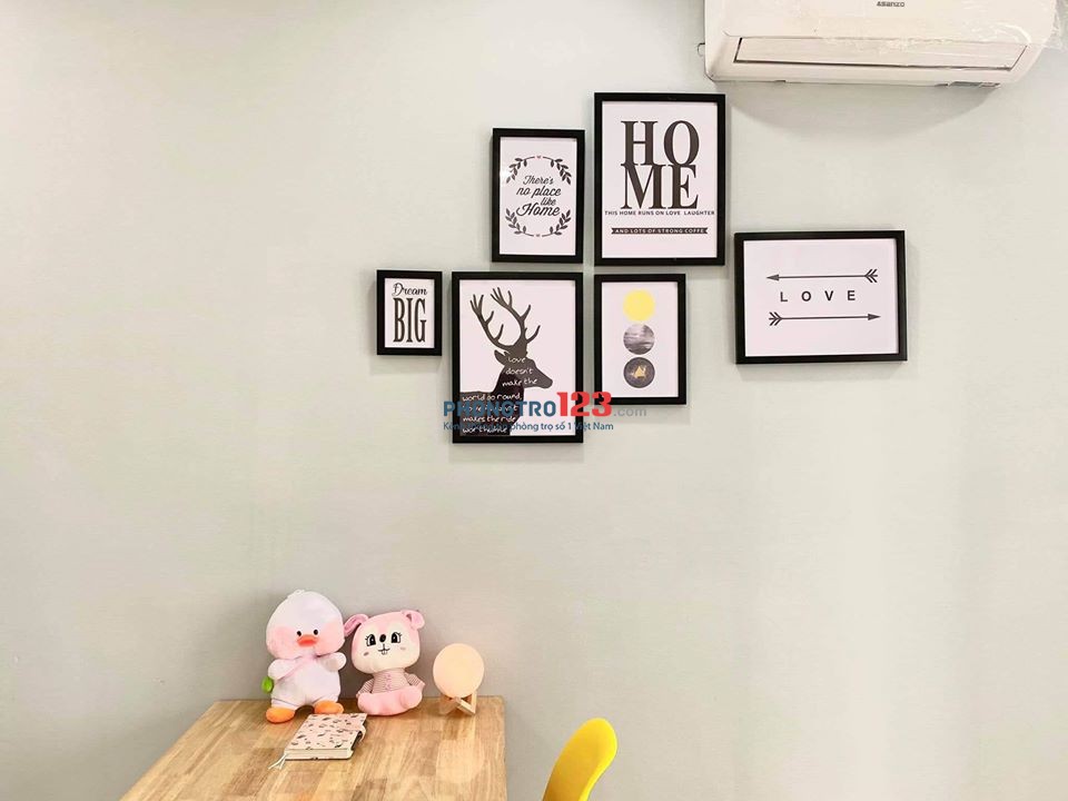 Ban công cửa sổ siêu thoáng mát-Xô Viết Nghệ Tĩnh gần ĐH HuTech