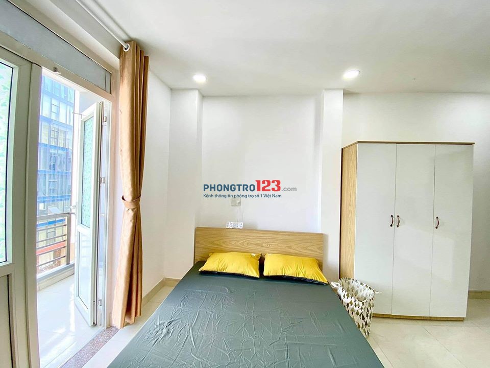 Ban công cửa sổ siêu thoáng mát-Xô Viết Nghệ Tĩnh gần ĐH HuTech