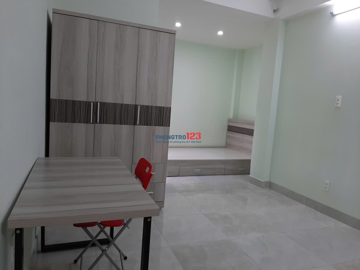 Cho thuê căn hộ mini 27 m2 Q.11, view công viên