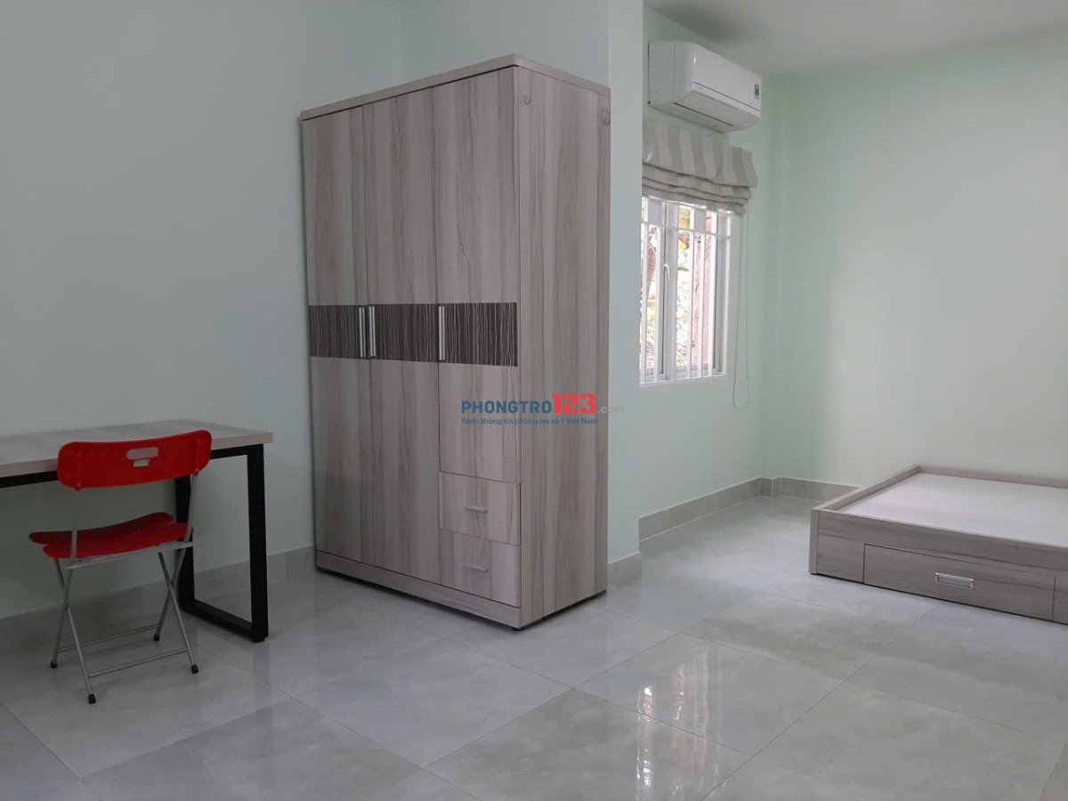 Cho thuê căn hộ mini 27 m2 Q.11, view công viên