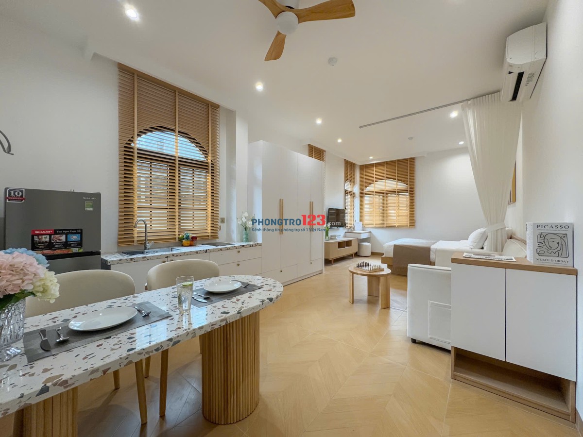 Cho Thuê CĂN HỘ mới 100% ngay LÝ CHÍNH THẮNG Q3 - Full Nội Thất Cao Cấp