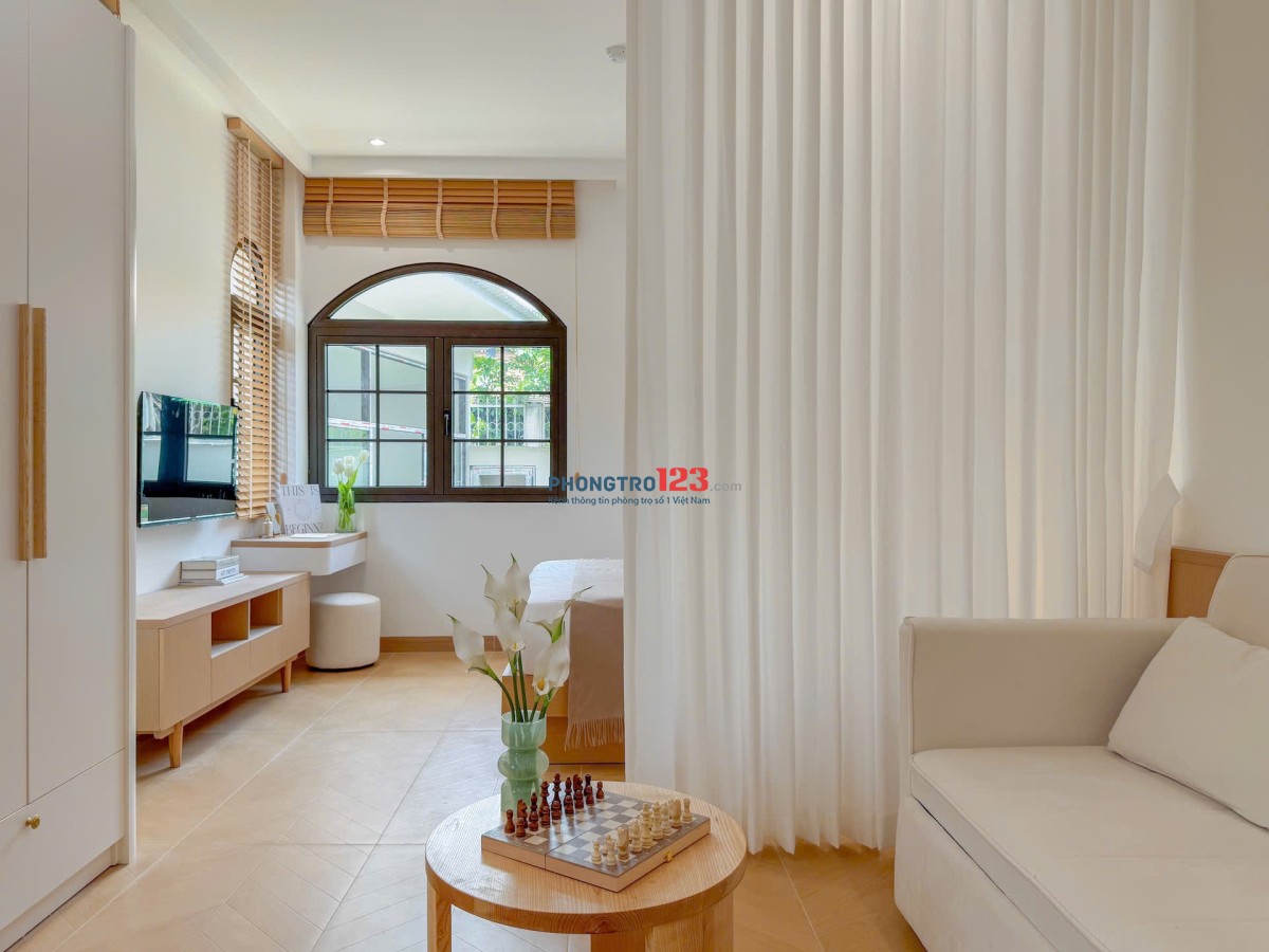 Cho Thuê CĂN HỘ mới 100% ngay LÝ CHÍNH THẮNG Q3 - Full Nội Thất Cao Cấp