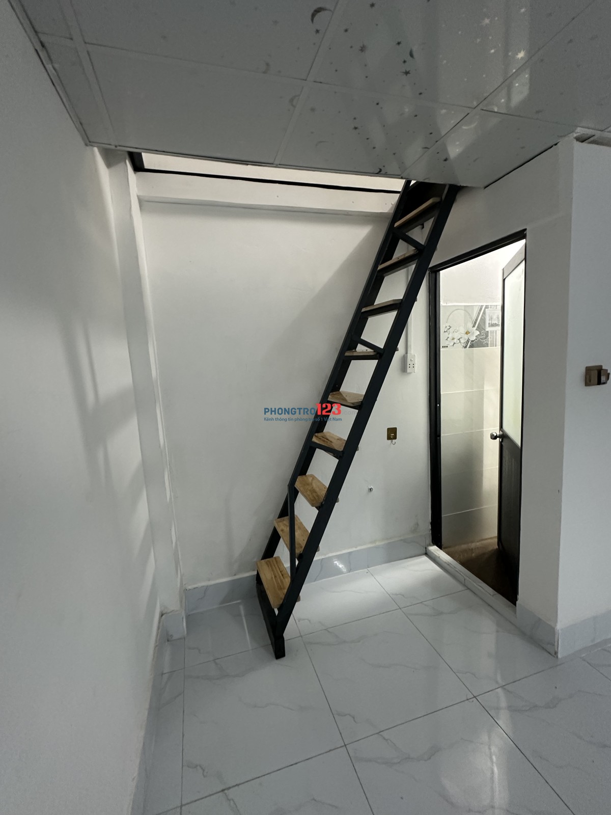 Cho thuê nhà MT 41 Nguyễn Lộ Trạch, gần Aoen Tân Phú 800m