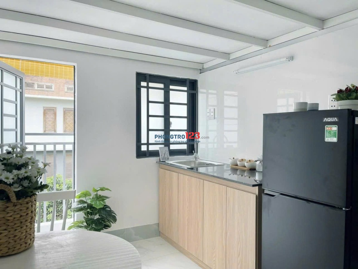 Phòng trọ Duplex mới 100%. full nội thất. Cửa sổ lớn, gần Cầu vượt Hoàng Hoa Thám