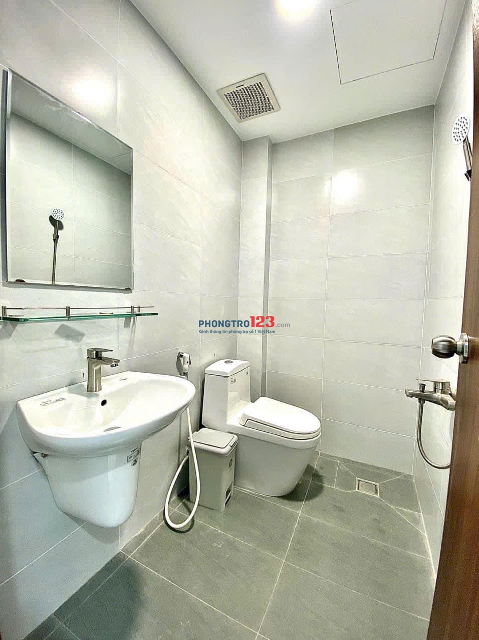 STUDIO 20M2 FULL TIỆN NGHI NGAY KCX TÂN THUẬN, ĐH TÀI CHÍNH - MARKETING