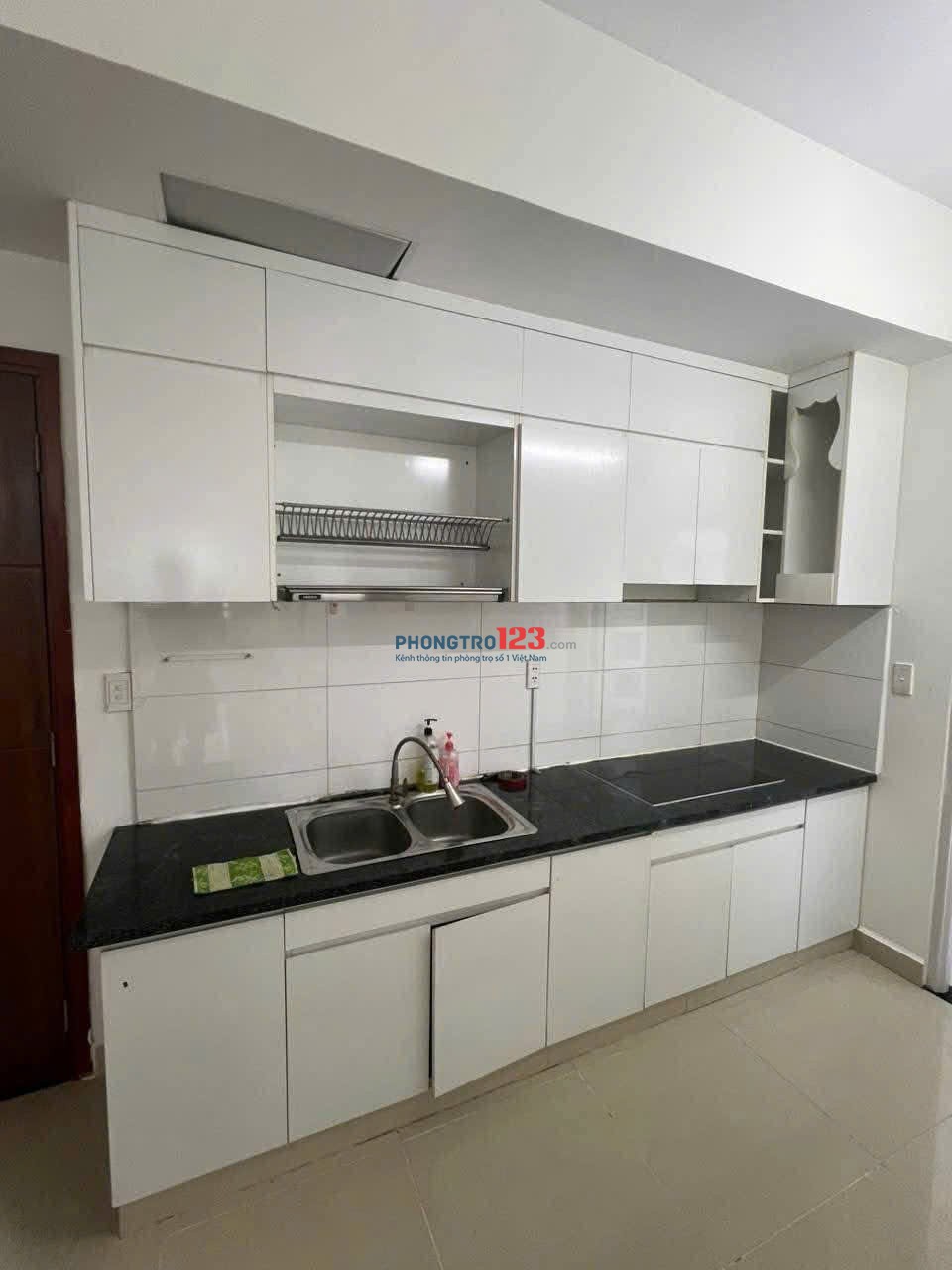 C/ c Carillon 5, 9tr8/th. 75m2, NTCB, Lũy Bán Bích, TB, Căn góc.