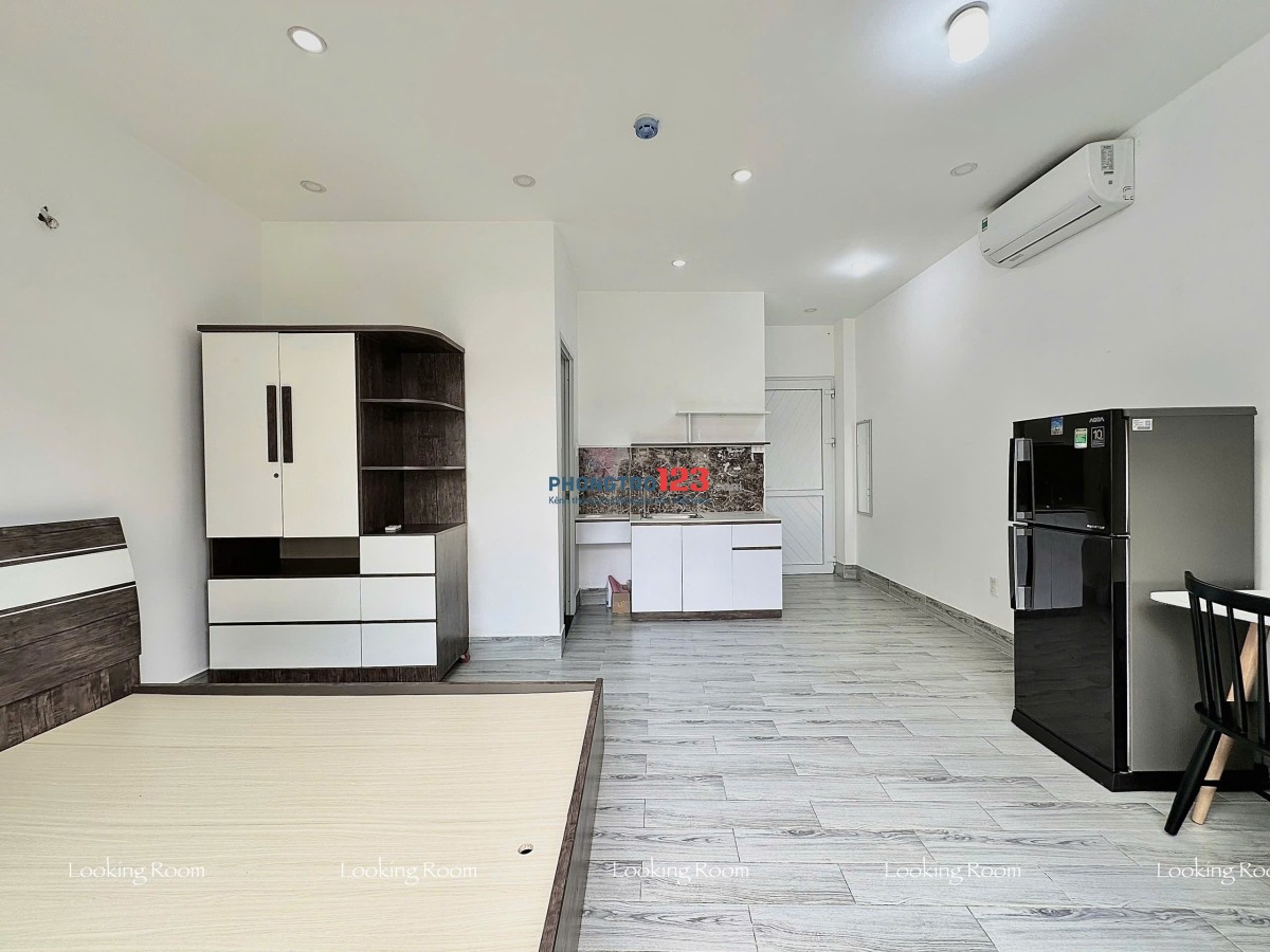  Cho Thuê Căn Hộ Studio Ban Công Riêng – Full Nội Thất – Diện Tích Siêu Rộng 30m² – gần Lê Thị Riên